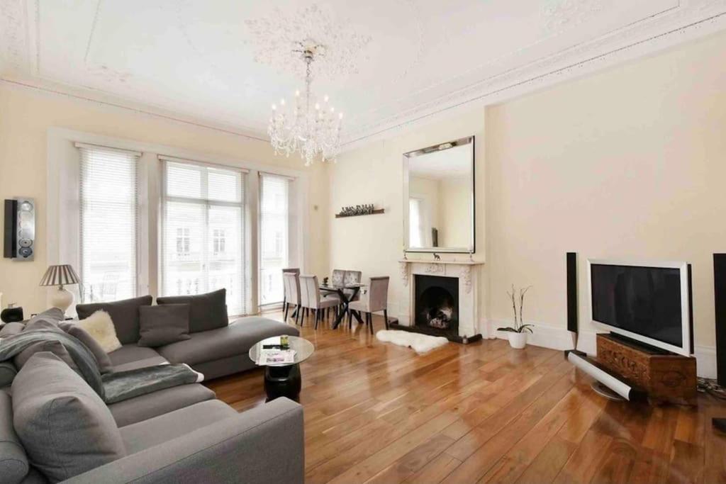 Stunning Grand 2 Bed, 2 Bath Apartment, Londra Esterno foto