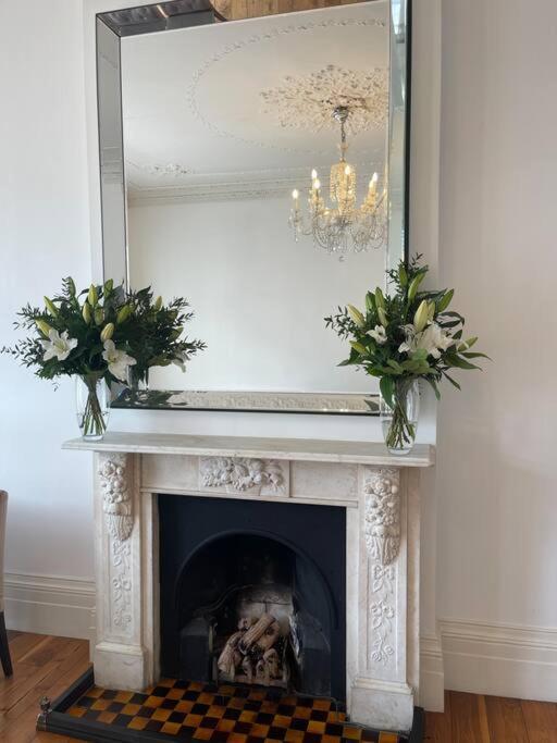 Stunning Grand 2 Bed, 2 Bath Apartment, Londra Esterno foto
