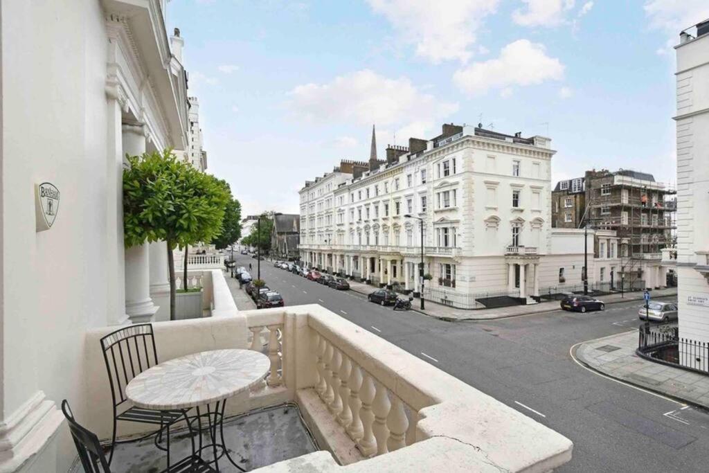 Stunning Grand 2 Bed, 2 Bath Apartment, Londra Esterno foto