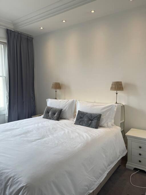 Stunning Grand 2 Bed, 2 Bath Apartment, Londra Esterno foto