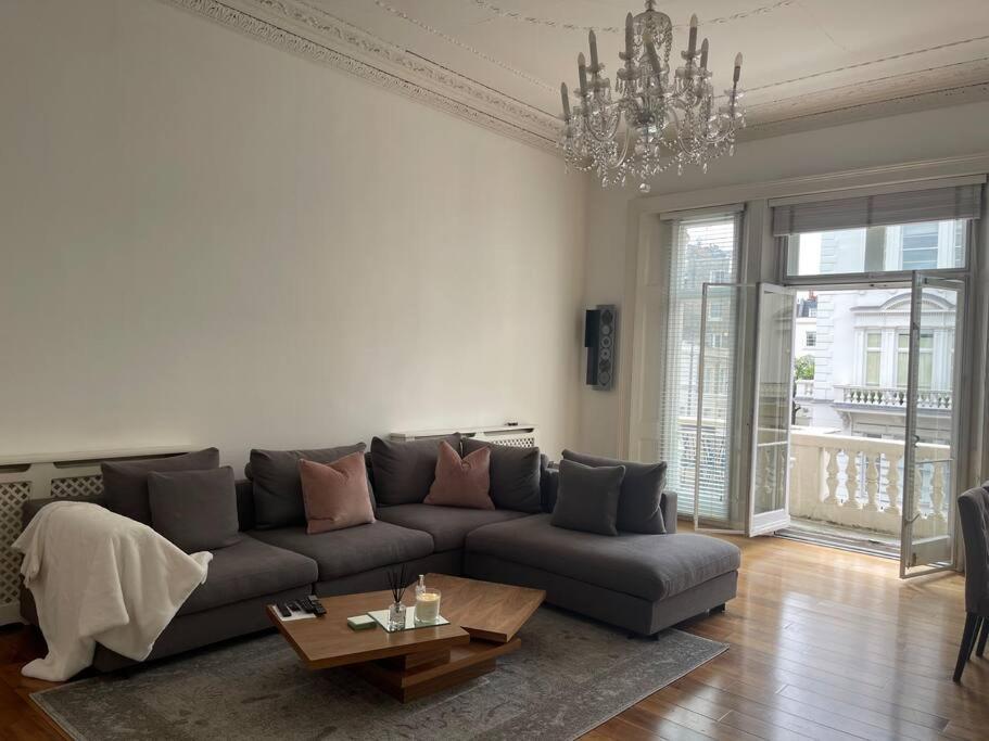 Stunning Grand 2 Bed, 2 Bath Apartment, Londra Esterno foto