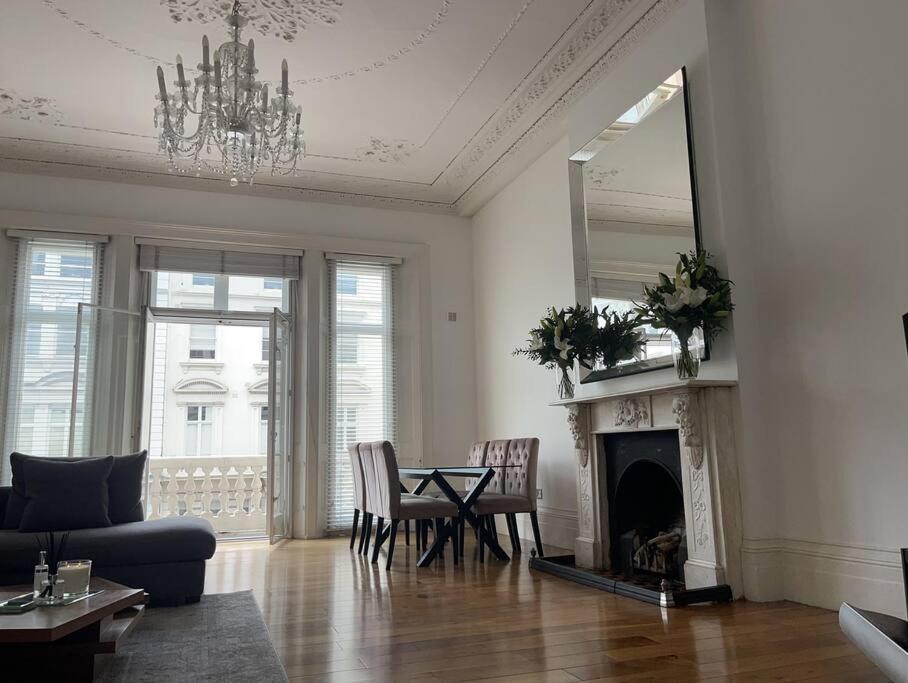 Stunning Grand 2 Bed, 2 Bath Apartment, Londra Esterno foto